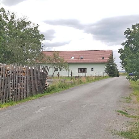Na Samote U Lesa -Rasovna Apartment Msecke Zehrovice Luaran gambar